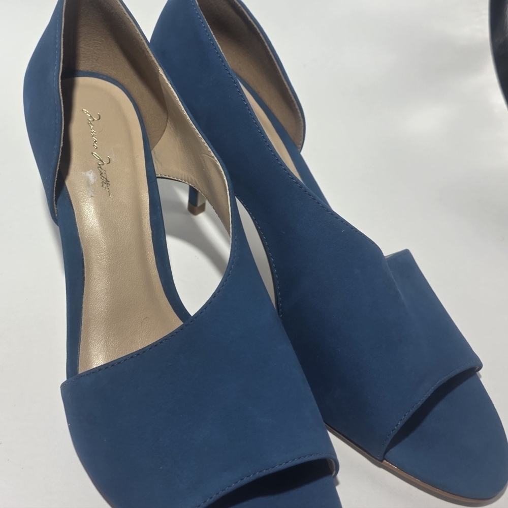 Elegant Blue Women's Shoes - Picture 2 of 10